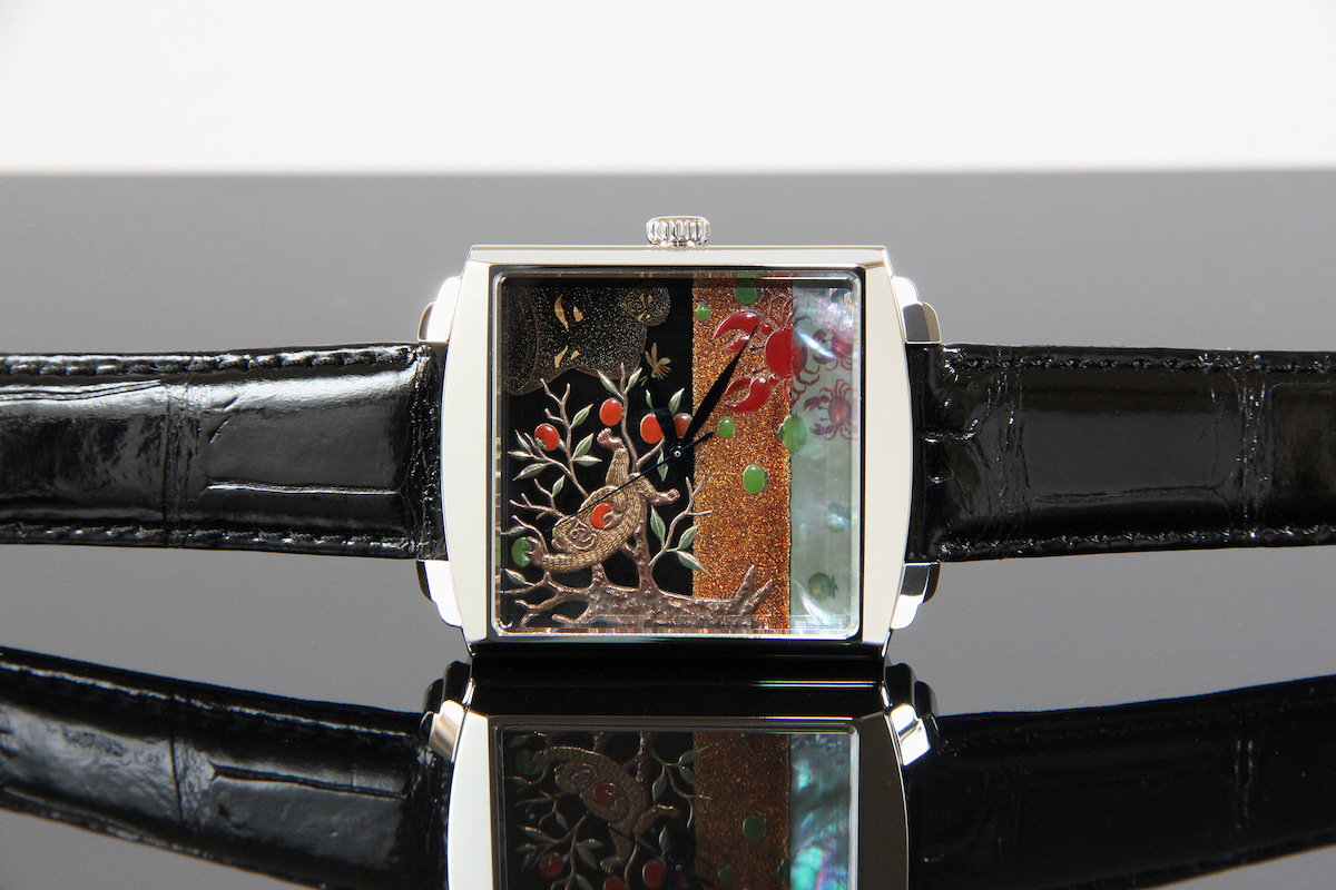 Urushi maki-e watches [Joga] Monkey-Crab Battle