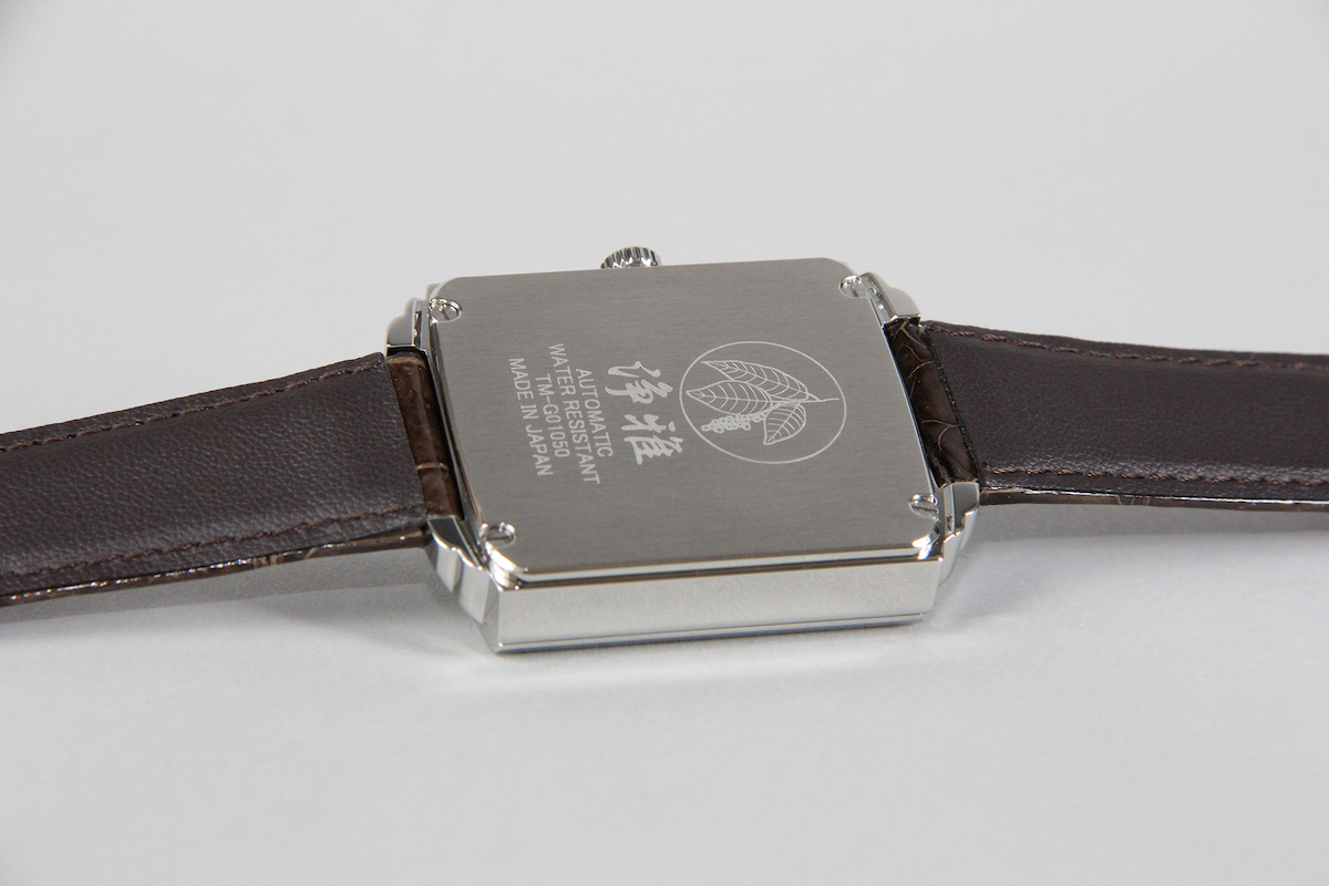 Urushi maki-e watches [Joga] Nishikawa Sukenobu's Clock and beauty -Taka maki-e-