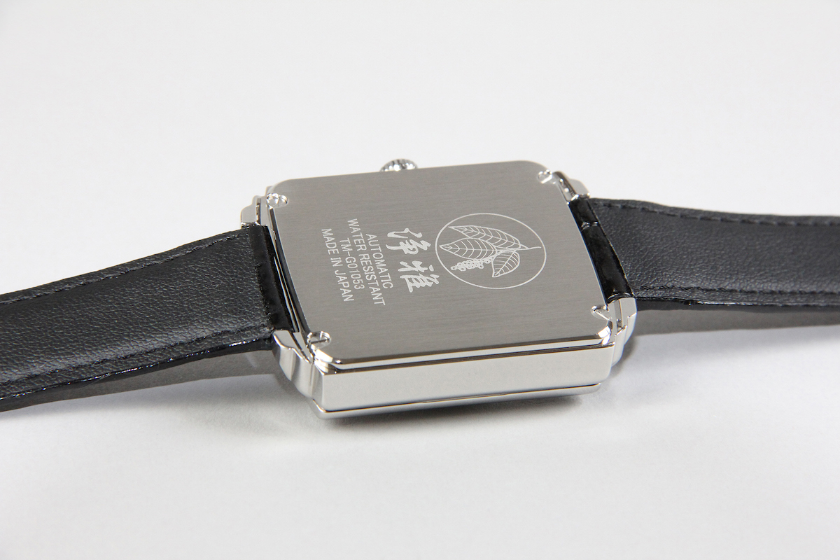 Urushi maki-e watches [JOGA]A stag beetle