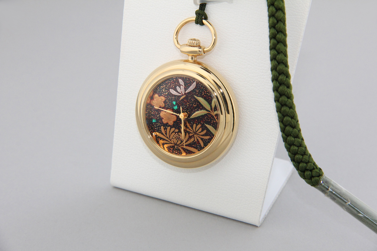 Urushi maki-e watches [Joga] Shikunshi (Plum, Bamboo, Orchid, and Chrysanthemum) 1