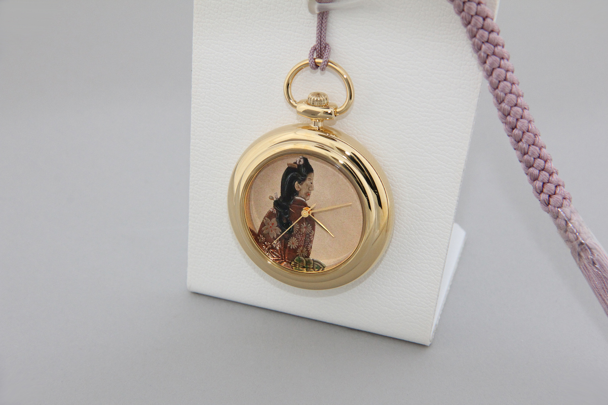 Urushi maki-e watches [Joga] Hishikawa Moronobu's Beauty looking back -Taka maki-e-