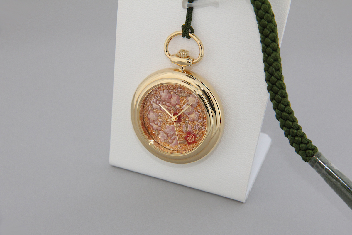 Urushi maki-e watches [Joga] Plum blossoms